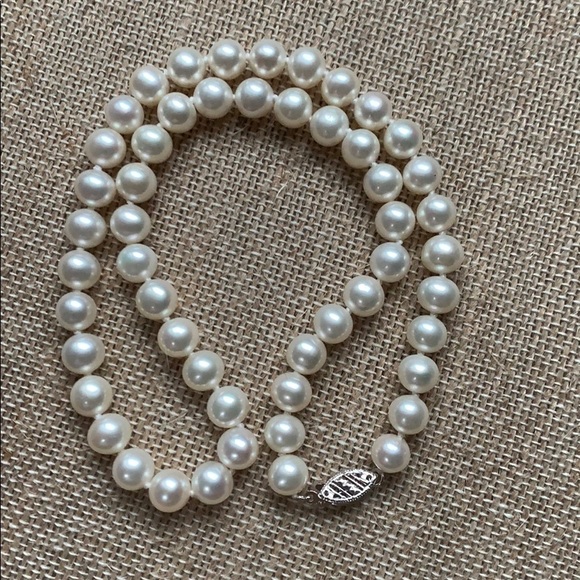 14k Freshwater Pearl Necklace - Picture 2 of 6